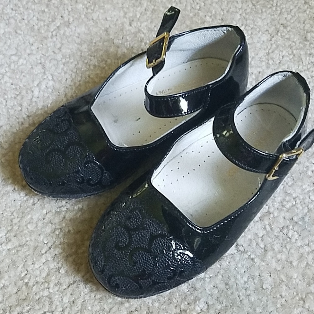Nordstrom Girls Black Mary Jane's with design